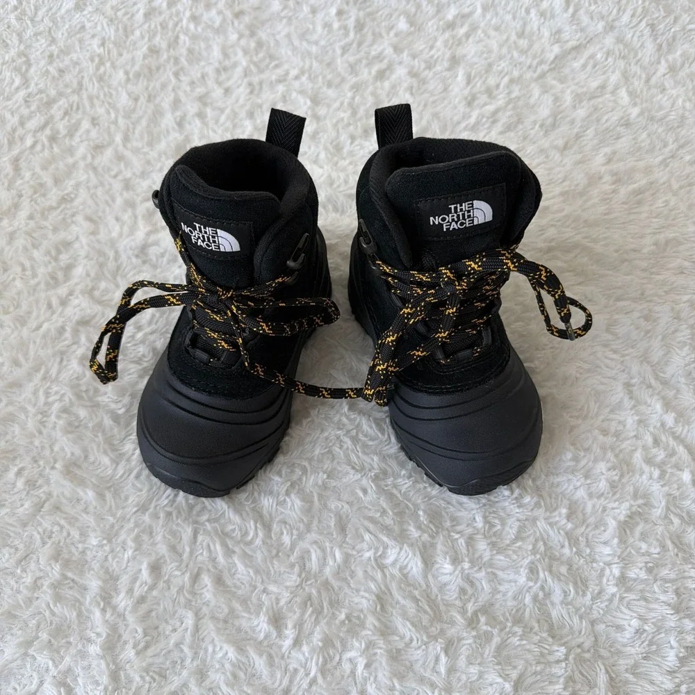 The North Face Youth Chilkat V Lace Waterproof Winter Boots Black